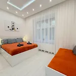 Izabellas Luxury Suite Downtown