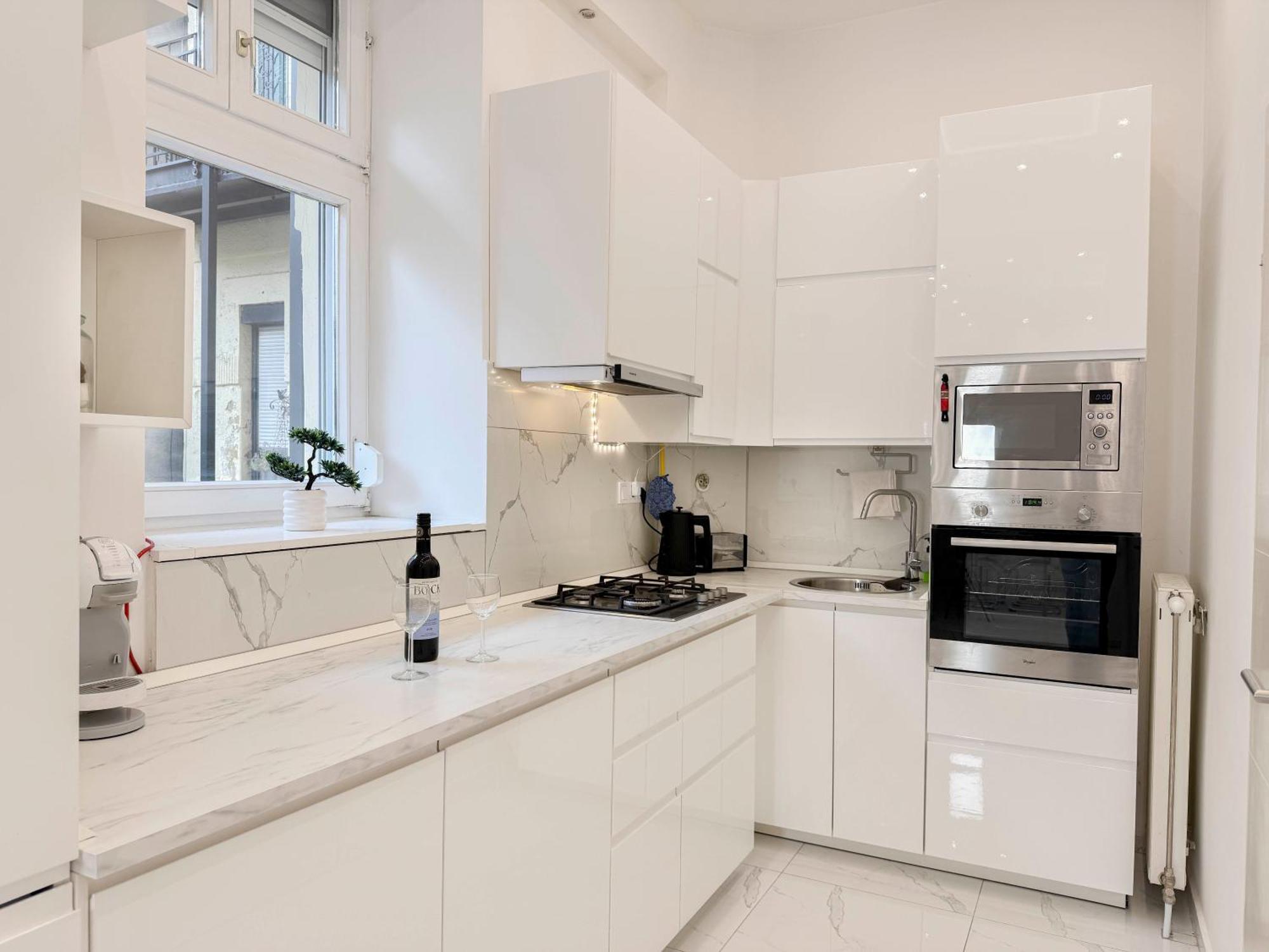 Izabellas Luxury Downtown Apartment