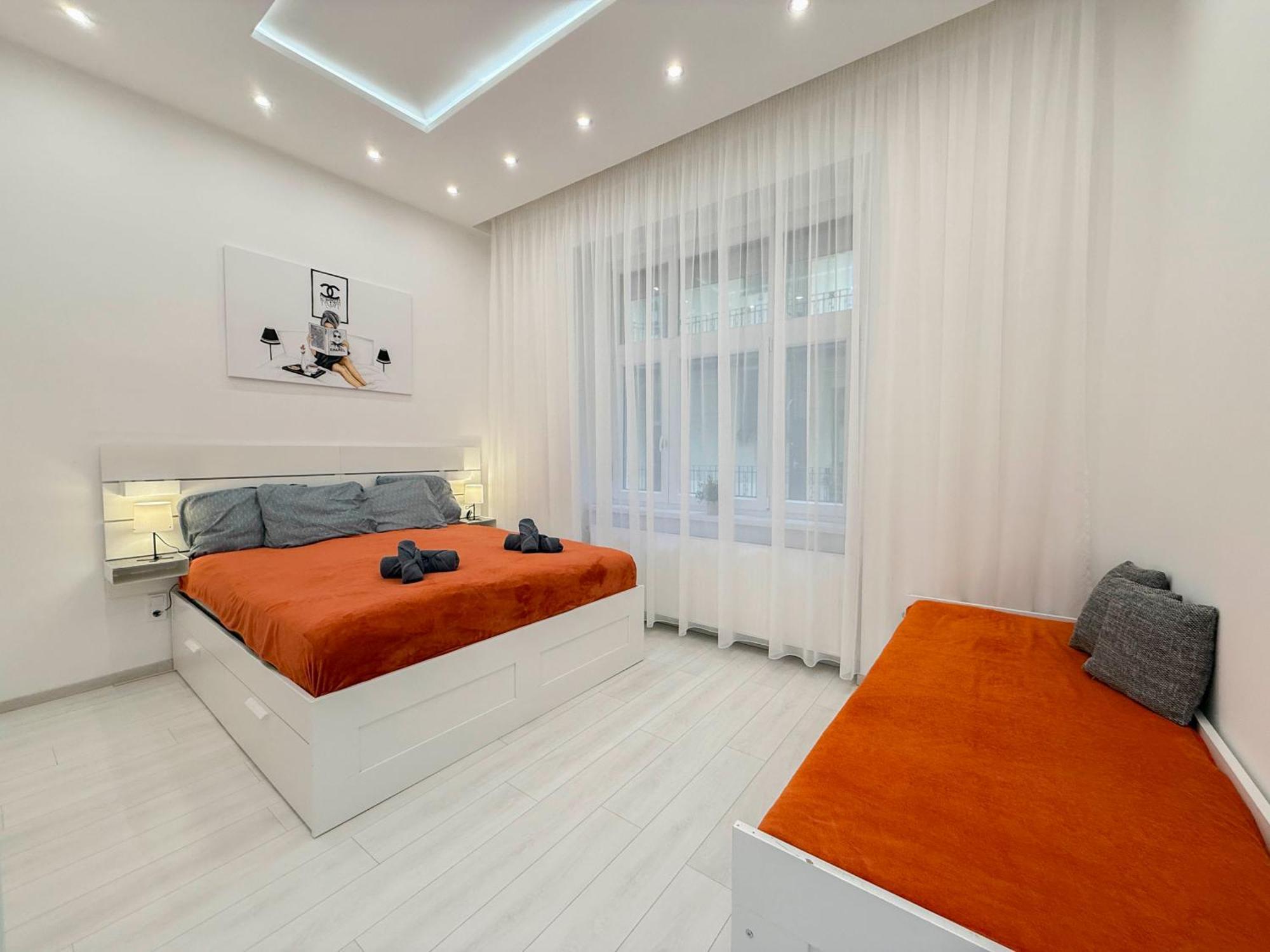 Izabellas Luxury Downtown Apartment Budapest